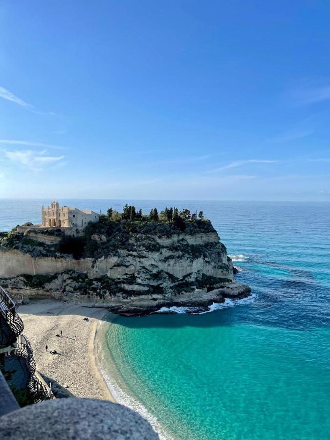 Palazzo Naso Bed & Breakfast โตรเปอา ภายนอก รูปภาพ